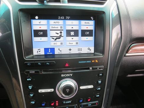 Used 2017 Ford Explorer Platinum AWD/4WD image 20