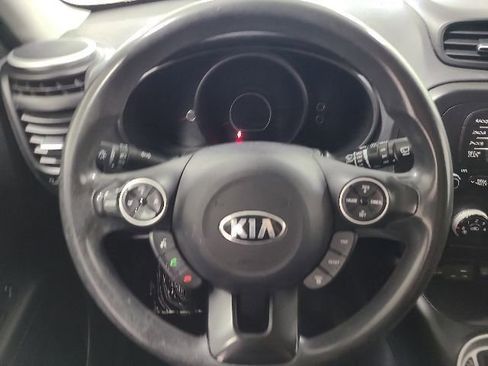Used 2015 Kia Soul FWD image 17