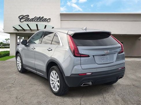 Certified 2023 Cadillac XT4 Luxury image 3