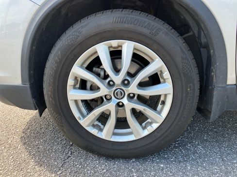 Used 2020 Nissan Rogue S w/ Special Edition Package image 30