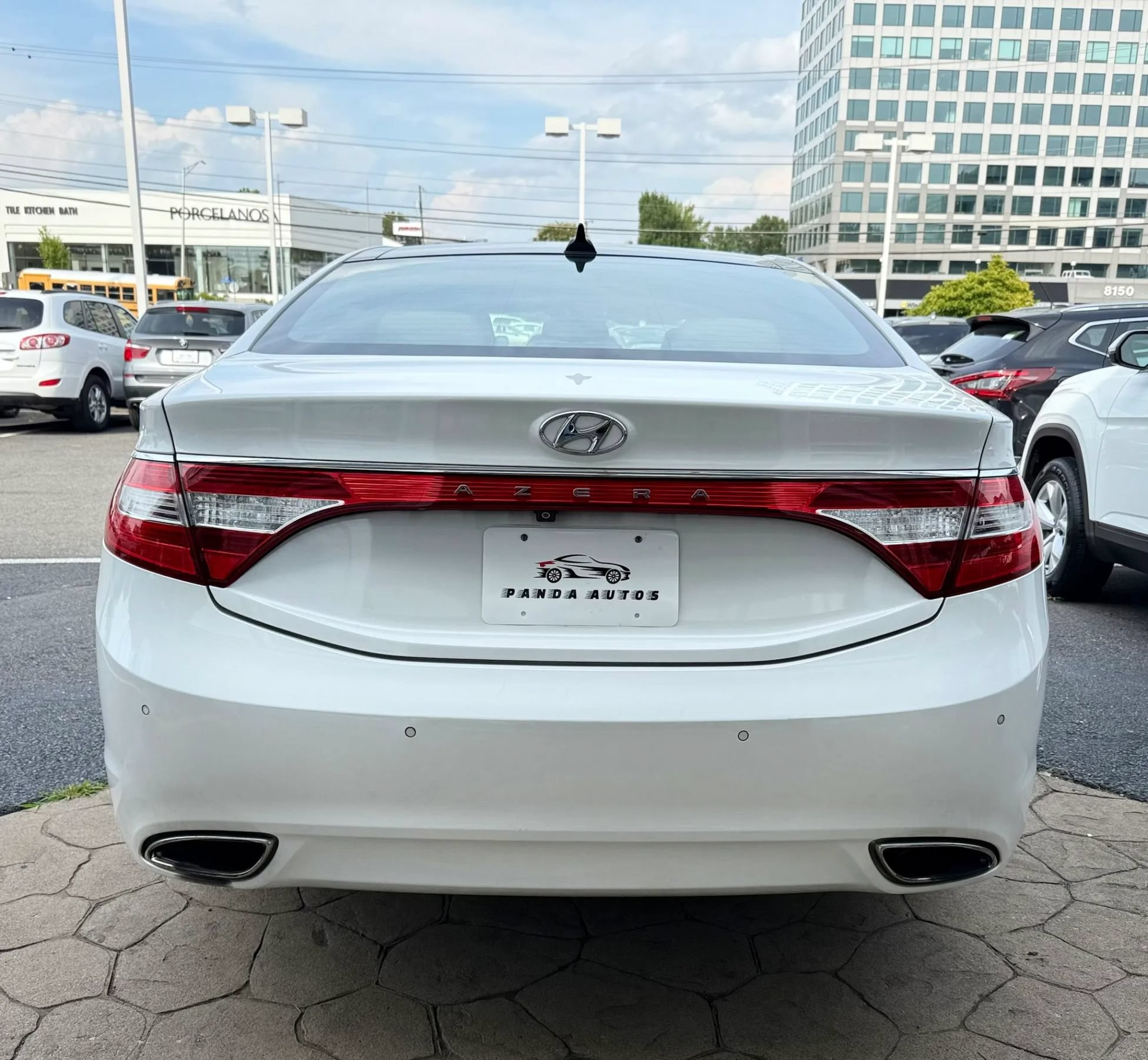 Used 2013 Hyundai Azera w/ Technology Pkg FWD image 6