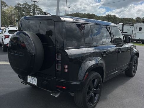 Used 2025 Land Rover Defender 110 V8 image 4