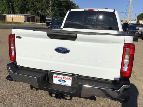 New 2026 Ford F250 XLT w/ FX4 Off-Road Package AWD/4WD image 9