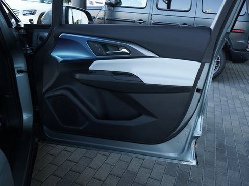 New 2025 Chevrolet Equinox EV LT image 16