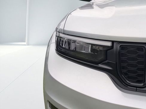 New 2025 Jeep Grand Cherokee L Limited w/ Black Appearance Package image 8