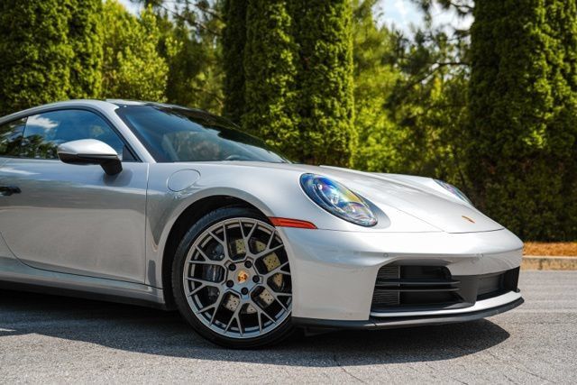 Used 2025 Porsche 911 Carrera RWD image 7