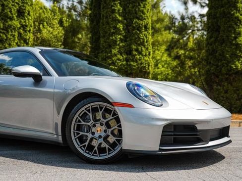 Used 2025 Porsche 911 Carrera RWD image 7