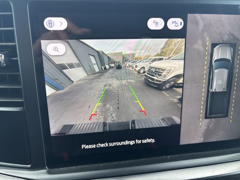 Used 2024 Ford F350 Lariat w/ Camper Package image 26