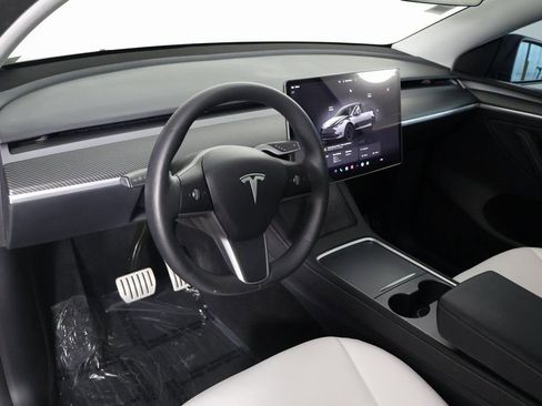 Used 2023 Tesla Model Y Performance image 7