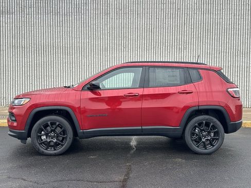 New 2026 Jeep Compass Latitude image 2
