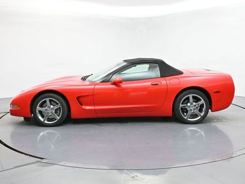 Used 1998 Chevrolet Corvette Convertible w/ Performance Handling Pkg RWD image 3