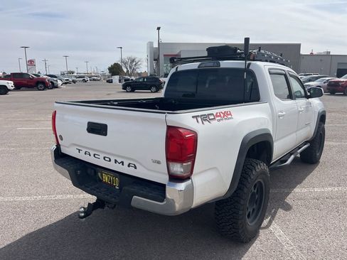 Used 2017 Toyota Tacoma TRD Off-Road w/ Tow Package (A/T) image 3