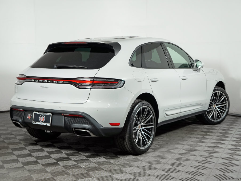 Used 2026 Porsche Macan AWD/4WD image 7