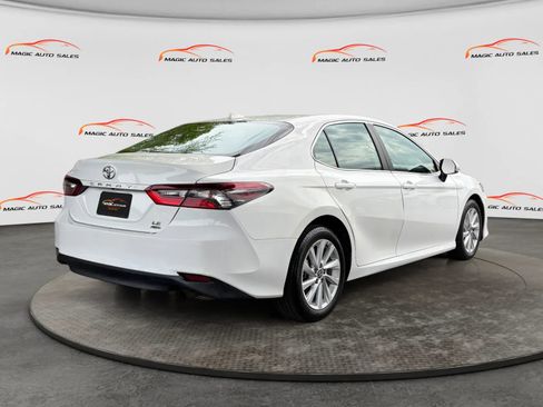 Used 2024 Toyota Camry LE AWD/4WD image 10
