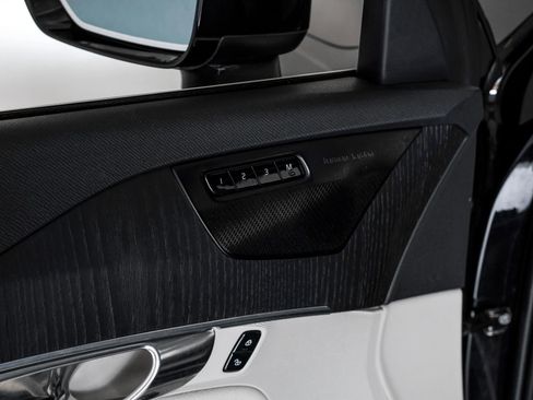 Used 2020 Volvo XC90 T5 Momentum image 48