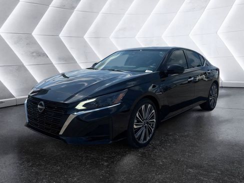 Used 2024 Nissan Altima 2.5 SL FWD image 3