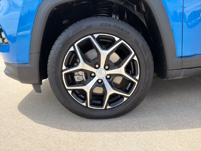 Used 2024 Jeep Compass Limited AWD/4WD image 9