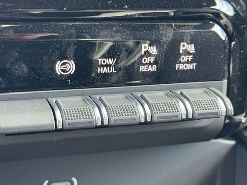 New 2026 RAM 2500 Laramie AWD/4WD image 24