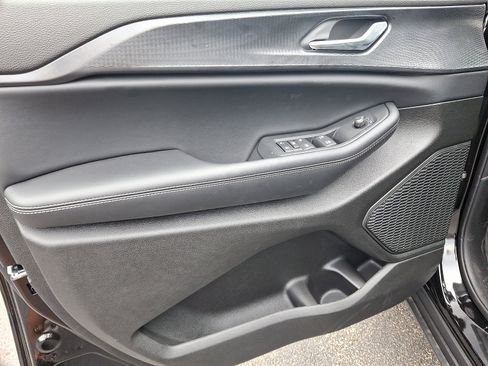 New 2025 Jeep Grand Cherokee L Altitude image 10