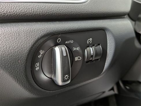 Used 2018 Audi Q3 2.0T Premium image 14