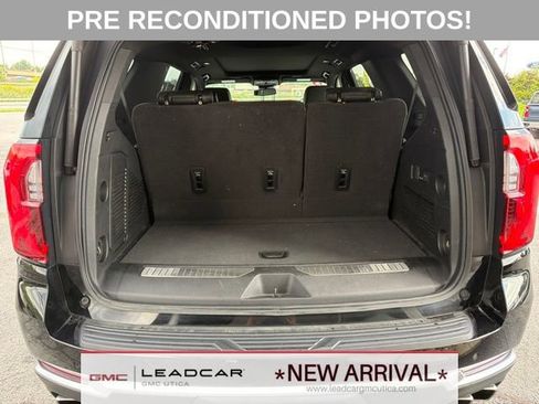 Used 2025 GMC Yukon Denali w/ Sun & Power Step Package AWD/4WD image 18