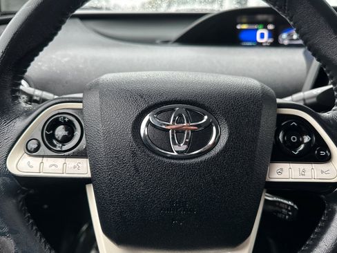 Used 2017 Toyota Prius Prime Advanced w/ Carpet Mat Package image 23