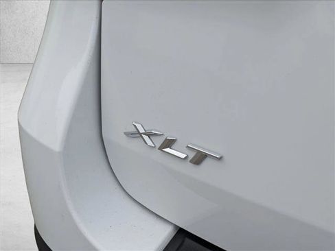 Used 2023 Ford Explorer XLT w/ Equipment Group 202A image 9