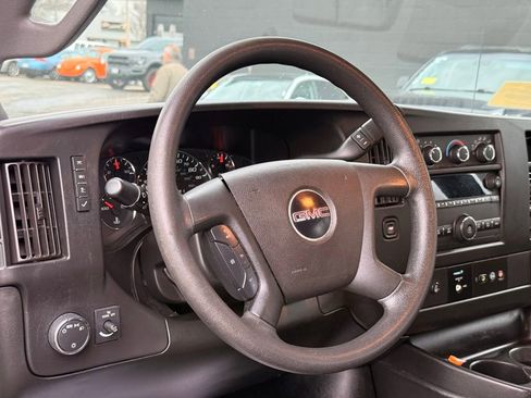 Used 2019 GMC Savana 2500 w/ Driver Convenience Package image 18
