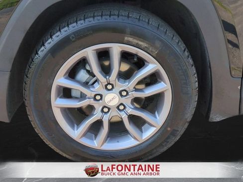 Certified 2023 GMC Terrain SLT w/ Infotainment Package II AWD/4WD image 33