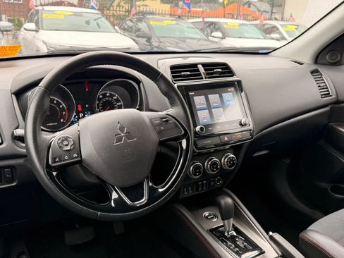 Used 2024 Mitsubishi Outlander Sport SE AWD/4WD image 17