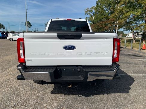 Used 2024 Ford F250 XLT image 6