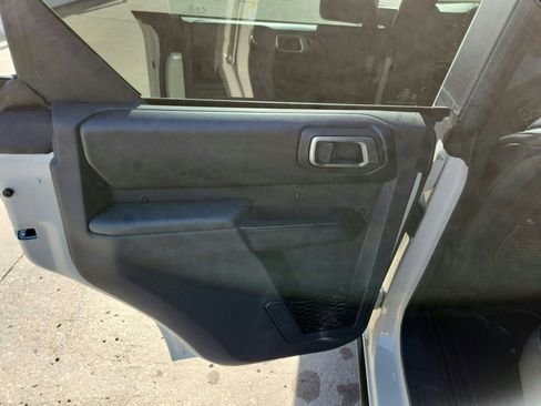 New 2025 Ford Bronco Badlands w/ Sasquatch Package image 22