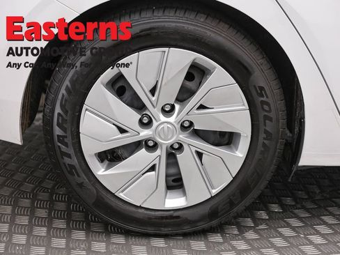 Used 2024 Nissan Sentra S FWD image 29