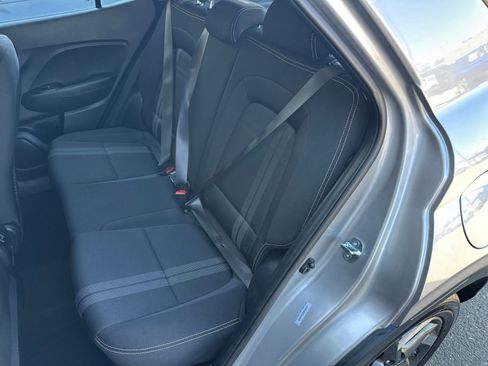 Used 2025 Hyundai Venue SEL image 38