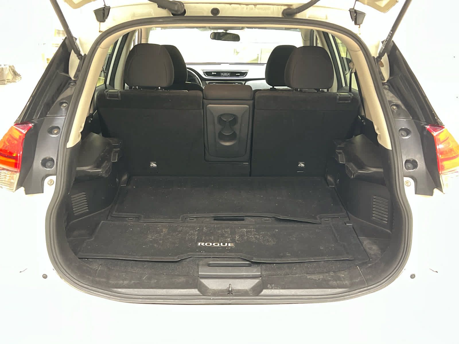 Used 2017 Nissan Rogue SV FWD image 9