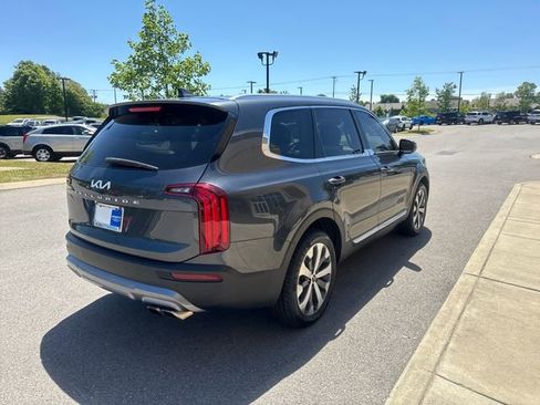 Used 2022 Kia Telluride EX w/ EX Premium Package FWD image 4