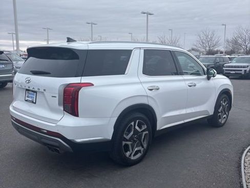 Used 2023 Hyundai Palisade Limited image 2