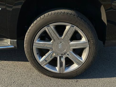 Used 2017 Cadillac Escalade ESV Premium Luxury image 10