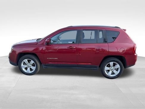 Used 2017 Jeep Compass Latitude image 4