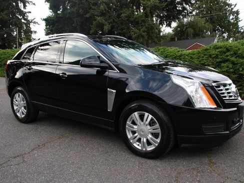 Used 2016 Cadillac SRX Luxury w/ Driver Awareness Package AWD/4WD image 2