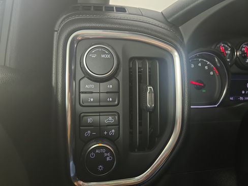 Used 2022 Chevrolet Silverado 1500 RST image 23