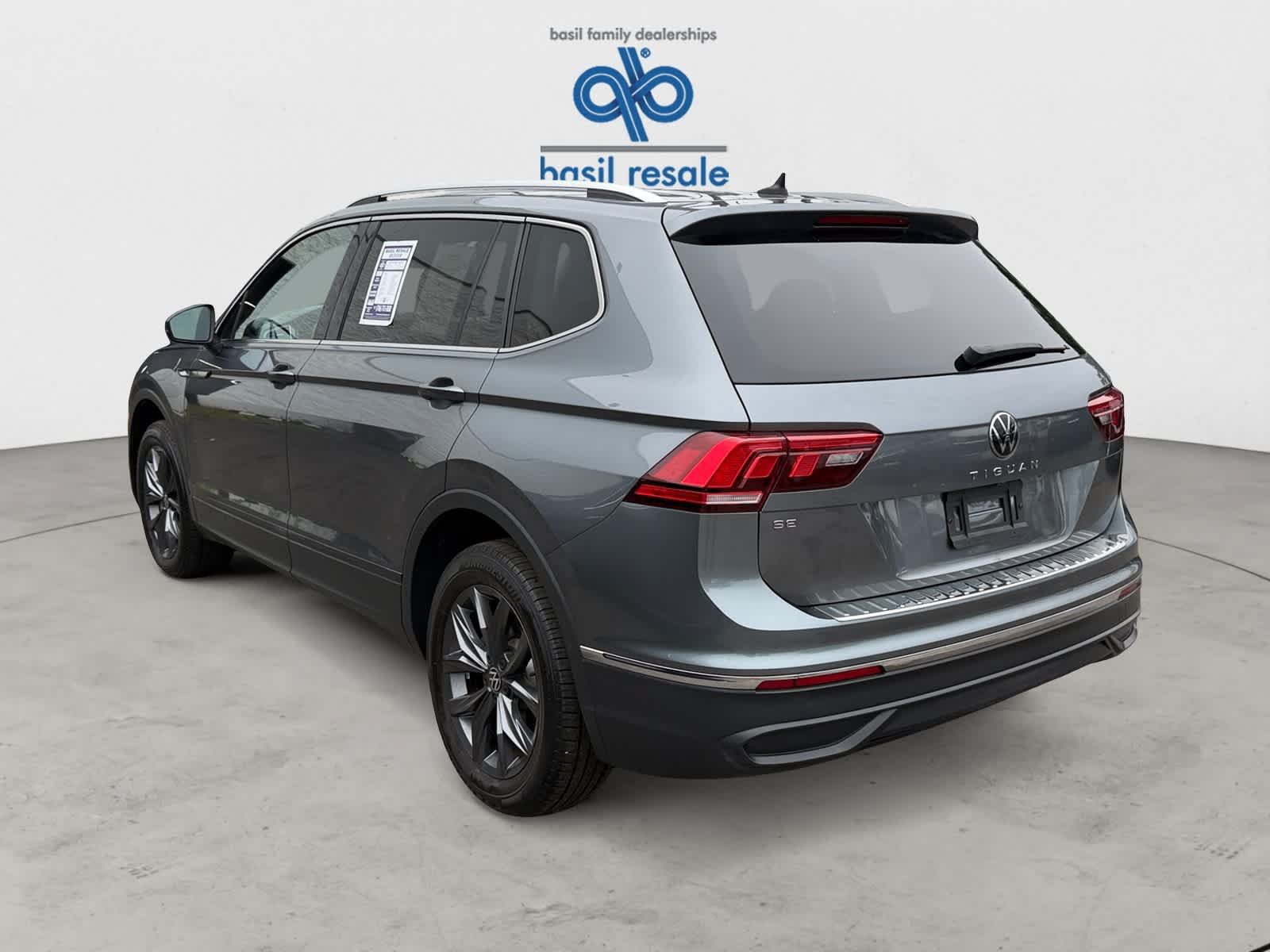 Used 2023 Volkswagen Tiguan SE FWD image 3