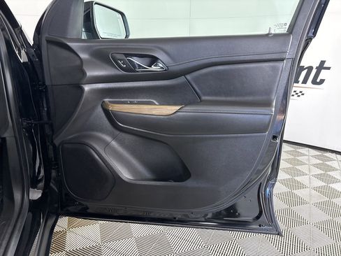 Used 2023 GMC Acadia SLE w/ Driver Convenience Package image 29