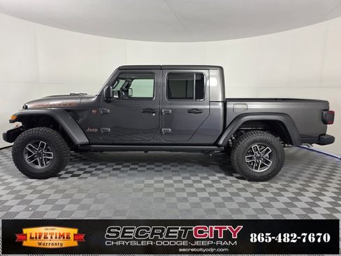 New 2025 Jeep Gladiator Mojave image 4