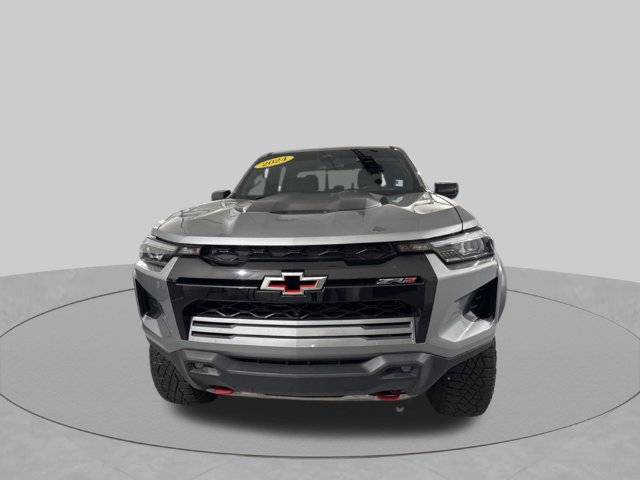 Used 2024 Chevrolet Colorado ZR2 w/ Technology Package AWD/4WD image 3