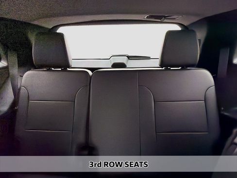 Used 2021 Chevrolet Traverse RS image 9