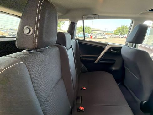 Used 2017 Toyota RAV4 XLE FWD image 23