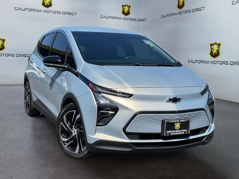 Used 2023 Chevrolet Bolt LT FWD image 3