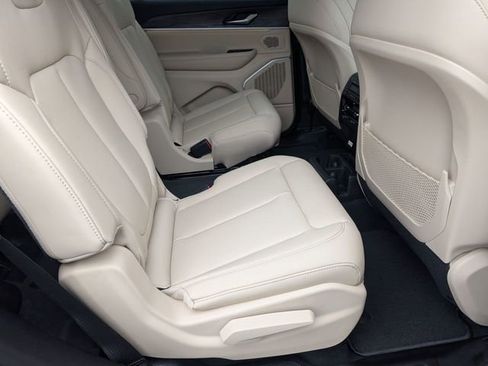 New 2026 Jeep Grand Cherokee L Limited image 30