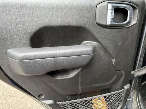 Used 2023 Jeep Wrangler Unlimited w/ Cold Weather Group image 11